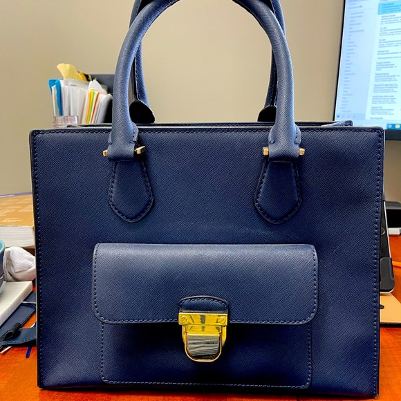 Michael KORS Purse - Picture 1 of 2